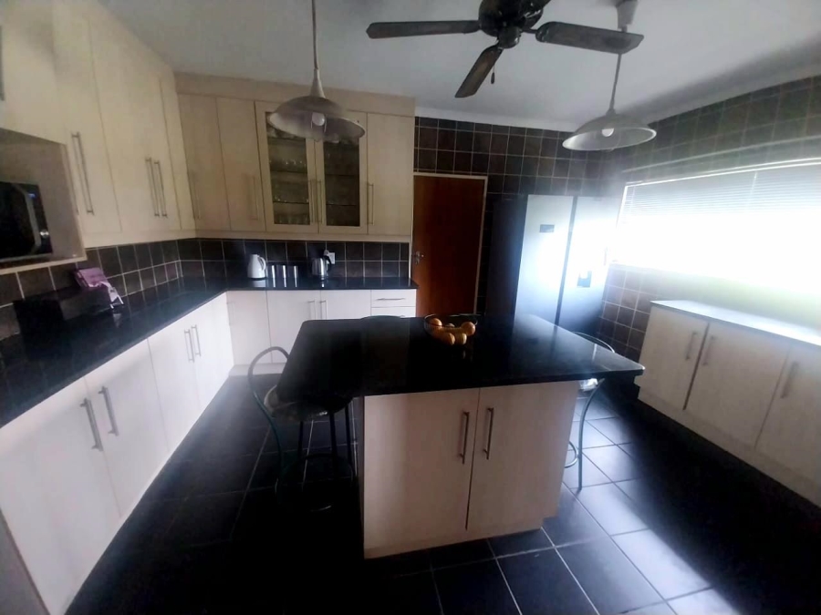 5 Bedroom Property for Sale in Roodewal Free State